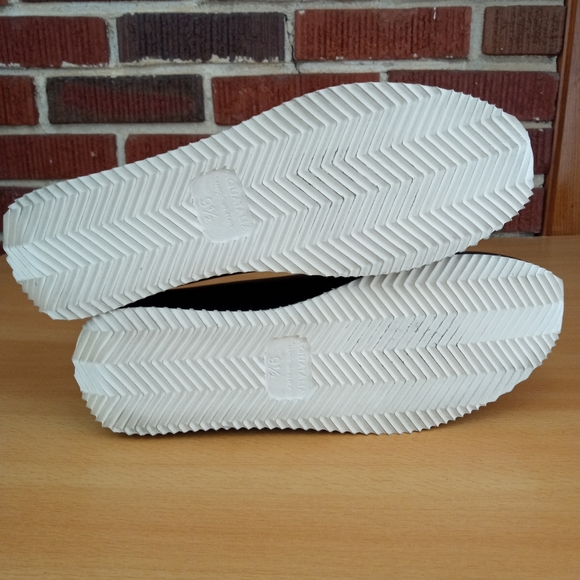 NWT Aquatalia 'Helaina' Weatherproof Genuine Leather Casual Flats in Black - Picture 10 of 11